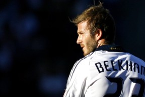 j9九游会官方入口 -湖人带队取胜！，JackeyLove重要时刻表现优异再创辉煌时刻